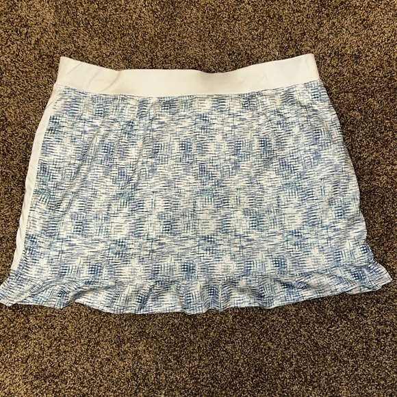 Izod Patterned Women's Skort - Picture 6 of 6